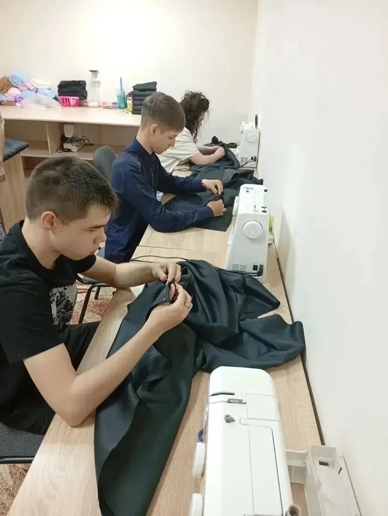 Воспитанники Центра лечебной педагогики помогают госпиталям