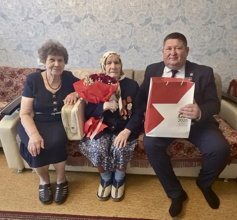 Труженица тыла Анна Косарева встретила 100-летие