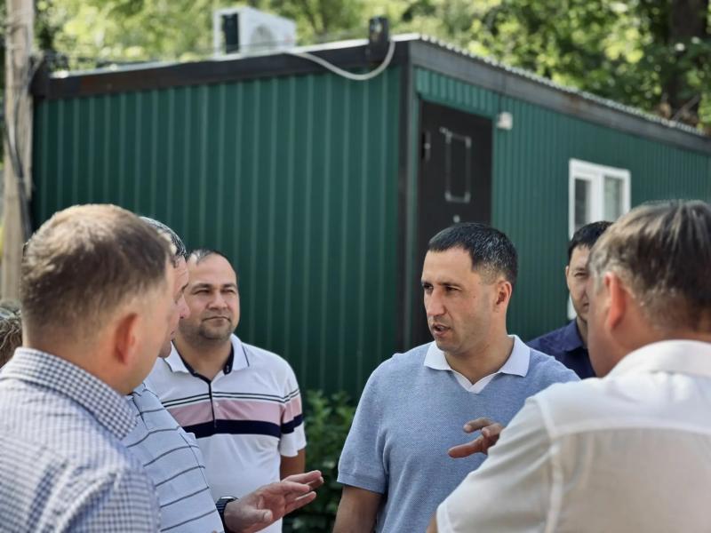 Фарид Салахов ознакомился с ходом капремонта городских объектов