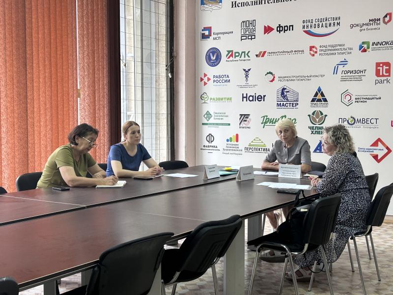 В Набережных Челнах работодателям рекомендовали поднять зарплаты до уровня потребительского бюджета