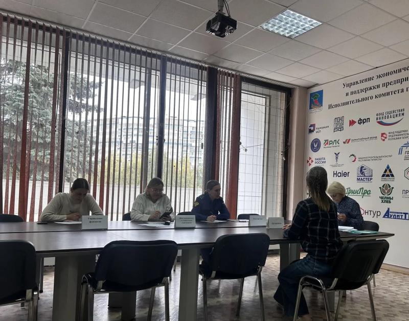 В Исполкоме разобрали случаи зарплат ниже МРОТ и долгов по НДФЛ