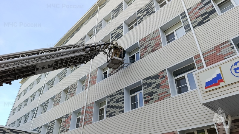 В Сакской больнице потушили условный пожар