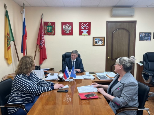 Глава города Кузнецка Виктор Агафонов провел прием граждан по личным вопросам