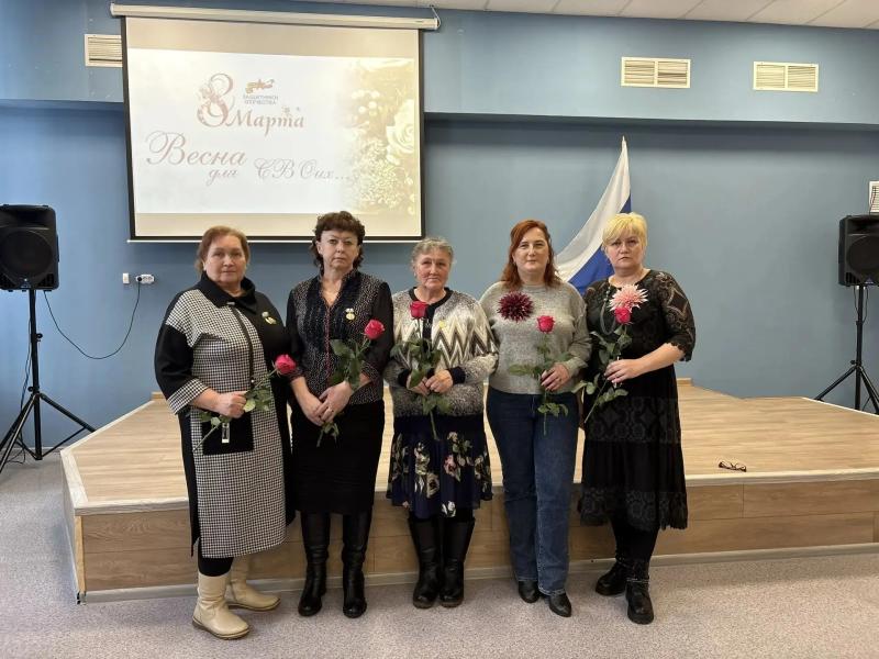 В преддверии 8 марта мамы героев на творческой встрече в филиале Фонда «Защитники Отечества»