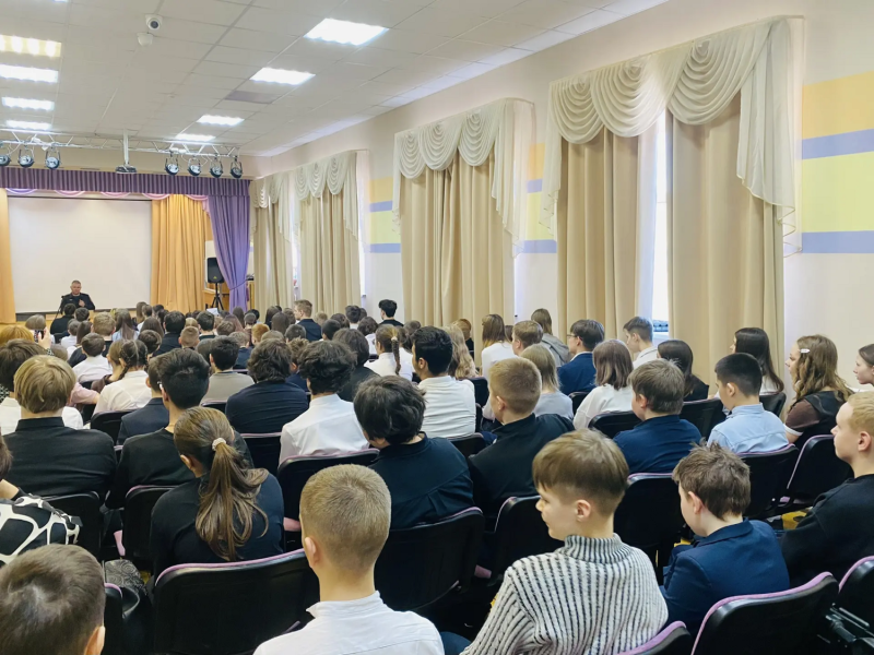 Школьникам напомнили правила дорожного движения и способы защиты от мошенничества