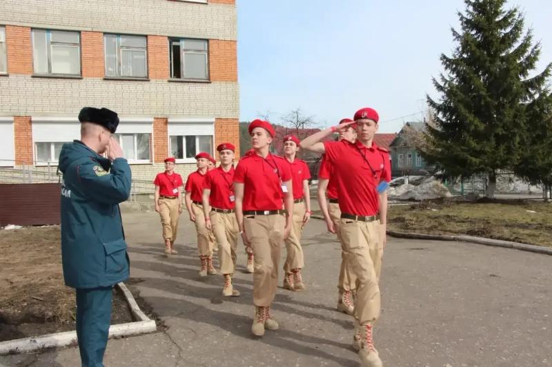 В Кузнецке прошёл муниципальный этап Всероссийской военно-патриотической игры «Зарница 2.0»