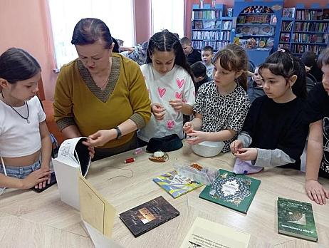 День татарской книги «Звуки родного слова», приуроченный к 140-летию со дня рождения Габдуллы Тукая прошёл в Евлашевской библиотеке