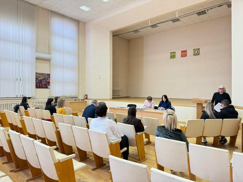 Комиссия по делам несовершеннолетних и защите их прав Кузнецкого района провела очередное заседание в 2026 году