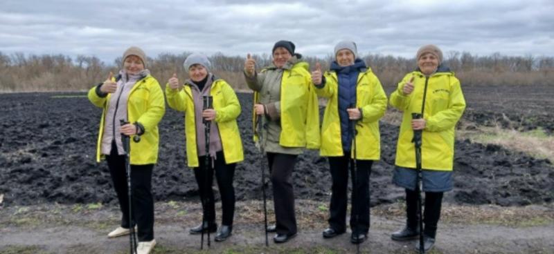 «Вместе весело шагать» — спортивный час по скандинавской ходьбе в Благодатке!