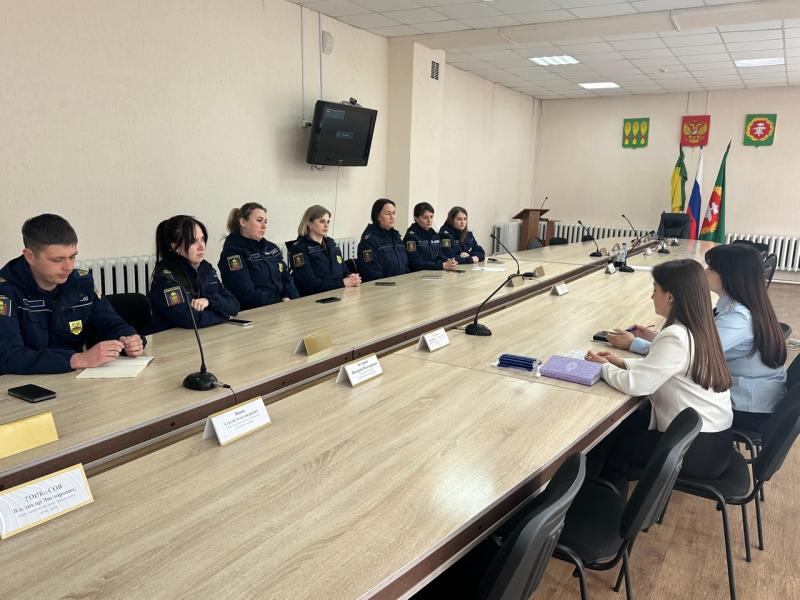 Встреча бойцов подразделения ОСП «Тигр» Кузнецкого района  с сотрудником Госавтоинспекции ОМВД России по Кузнецкому району