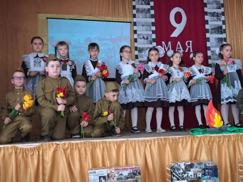 «Одна Победа, одна память, одна боль…» — в школе с. Татарский Канадей Кузнецкого района связали поколения победителей