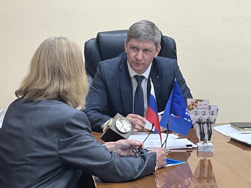 Глава города Кузнецка Виктор Агафонов провёл личный приём граждан