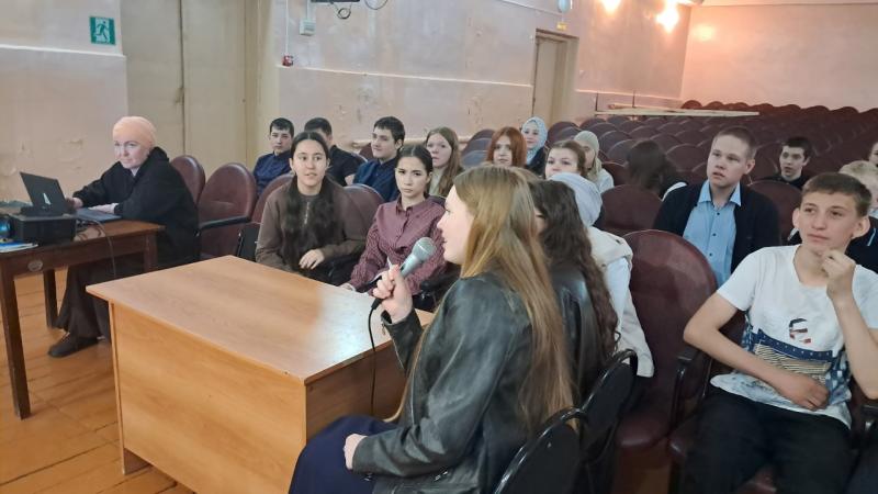 Специалисты ДК с. Бестянка и Первое Тарлаково для учеников  школы села Бестянка провели исторический квест «По следам подвига»
