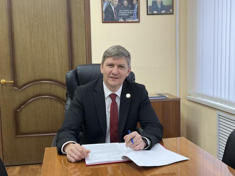 Поздравление Главы города Кузнецка Виктора Агафонова с Днем последнего звонка
