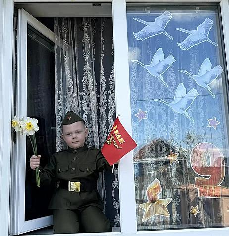 В преддверии Дня Победы детские сады присоединились  к Всероссийской патриотической акции «Окна Победы»