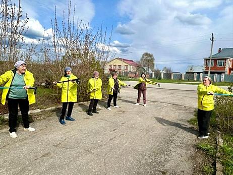 Клуб скандинавской ходьбы «Пешеход» провел тренировку на свежем воздухе