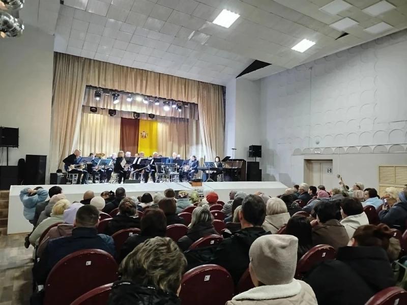Проекты губернатора "Творческие встречи" и "Театральные вечера" в действии