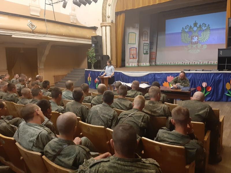 ВОЕННЫЙ ЗА РУЛЕМ