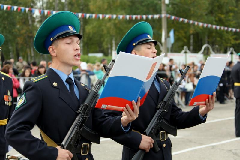 ЗАКЛЮЧАЙ КОНТРАКТ ИЛИ ПОСТУПАЙ УЧИТЬСЯ