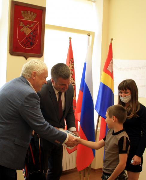 ПОДАРКИ К НОВОМУ ГОДУ