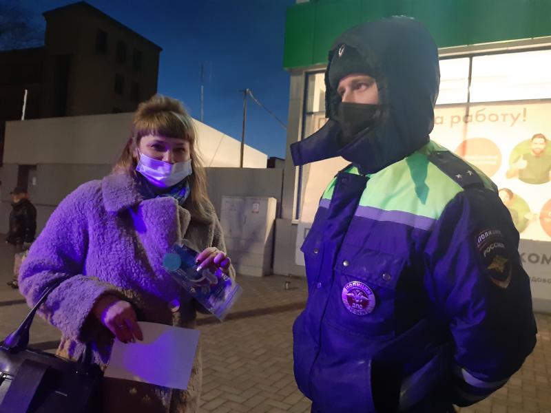 ПООБЩАЛИСЬ С ПЕШЕХОДАМИ