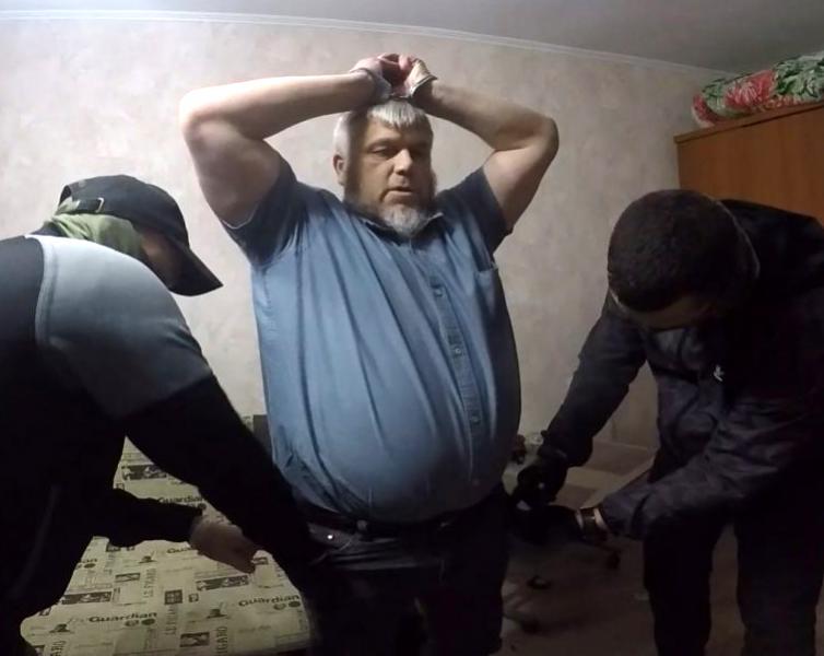 МУСУЛЬМАНСКИЙ АКТИВИСТ ХРАНИЛ НАРКОТИКИ