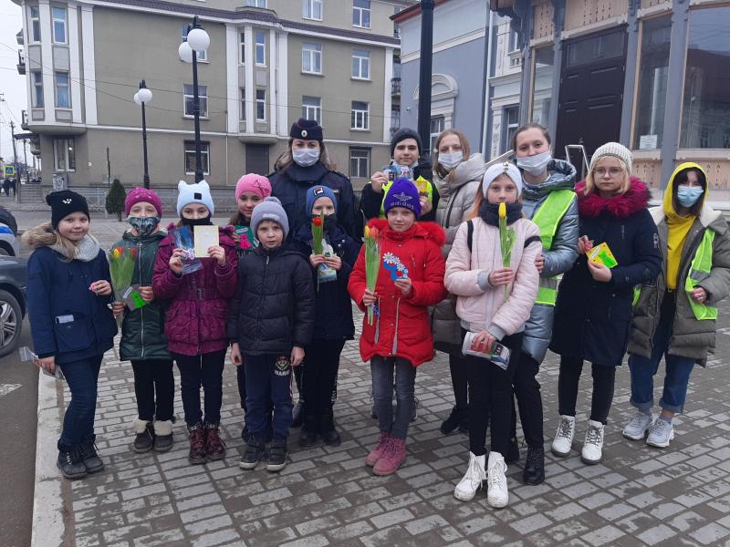 ПОДАРКИ ЖЕНЩИНАМ ОТ ИНСПЕКТОРОВ