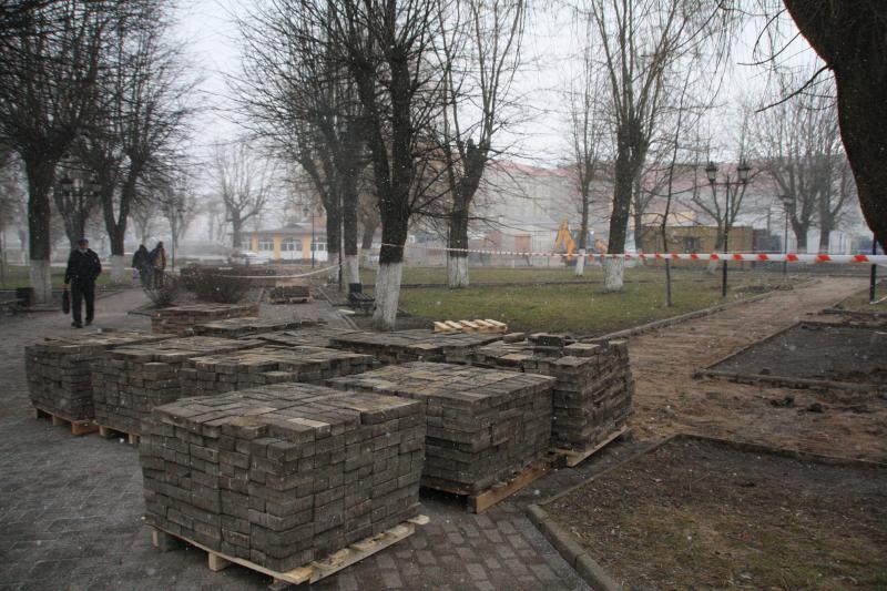 ДВА СКВЕРА В ЭТОМ ГОДУ