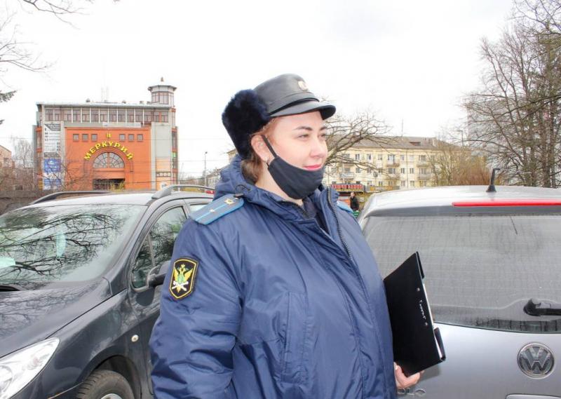 АВТОМОБИЛЬ КРУПНОГО ДОЛЖНИКА АРЕСТОВАН