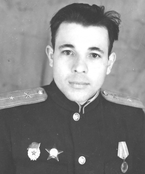 Григорий ДОЛЖИКОВ: «А Я БУДУ НАЧАЛЬСТВО ВОЗИТЬ…»