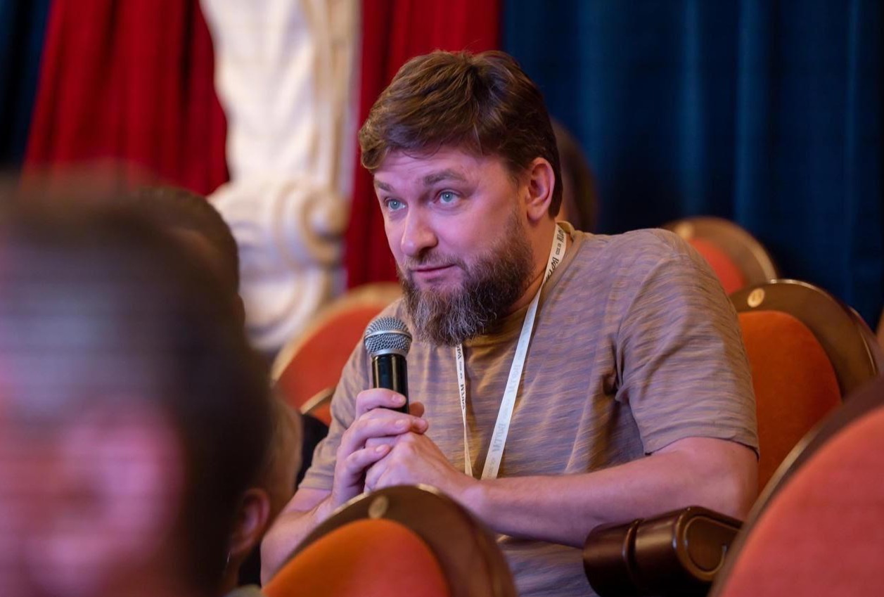 ДЕНИС НОВОСЕЛЬЦЕВ: «Я ХОТЕЛ БЫ СОЗДАТЬ «КЛАССНЫЙ ТЕАТР»