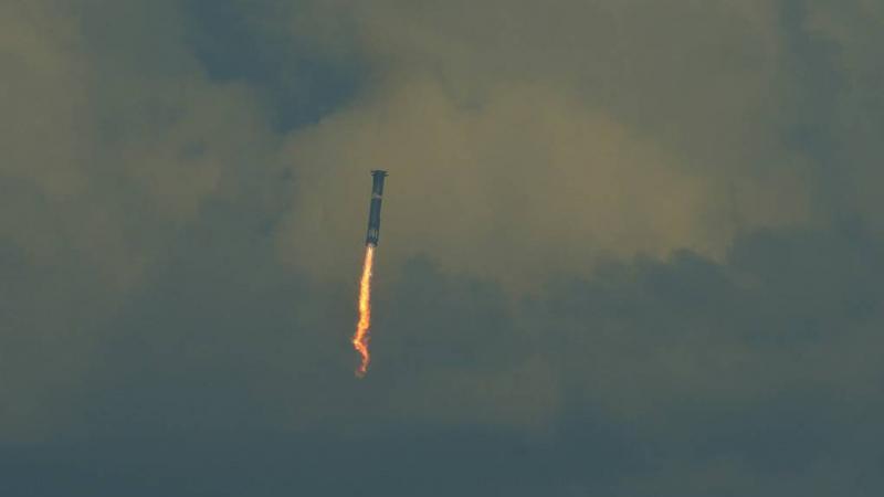 Starship успешно завершил 11-й испытательный полет