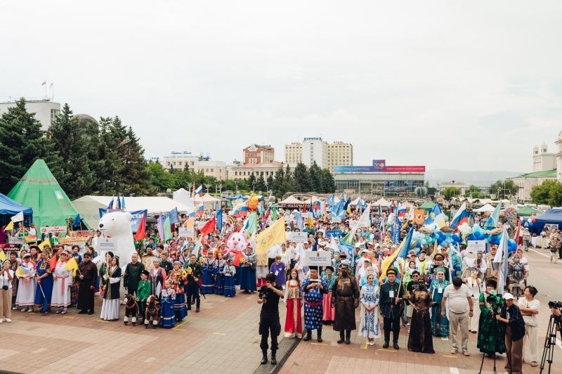 На площади Советов Улан-Удэ проходит фестиваль ТОС
