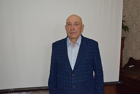 Анатолий Комаров прошёл в Артели путь от рабочего до председателя и сумел сохранить «Нейву» в самые тяжёлые для страны годы