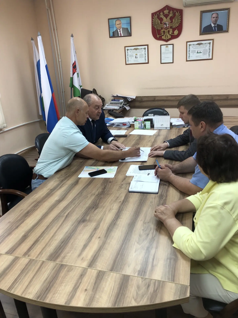 В минувший вторник Невьянский муниципальный округ посетил министр транспорта и дорожного хозяйства Свердловской области Денис ЧЕГАЕВ
