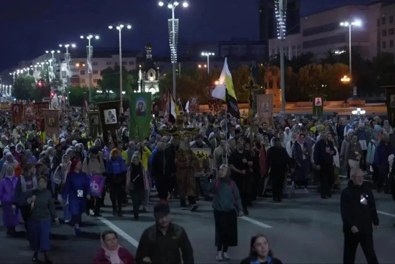 Десятки тысяч верующих приняли участие в Царском крестном ходе