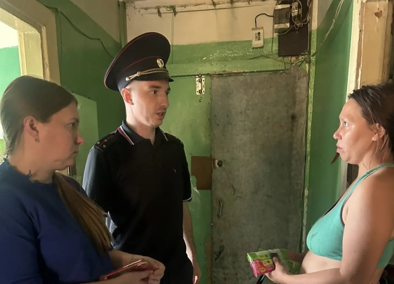 Полицейские Невьянска проверили готовность семей к школе и напомнили о безопасности