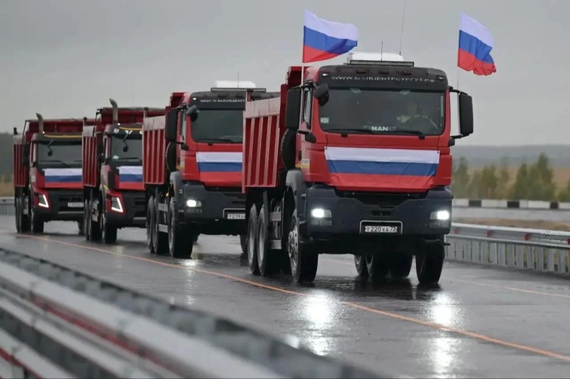 Открыто рабочее движение по новому путепроводу через железную дорогу в районе Логиново на федеральной трассе Р-354