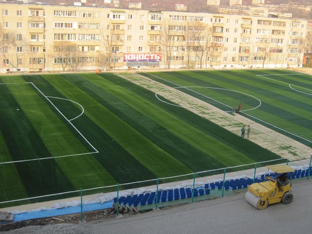 Футбольный матч  на новом поле