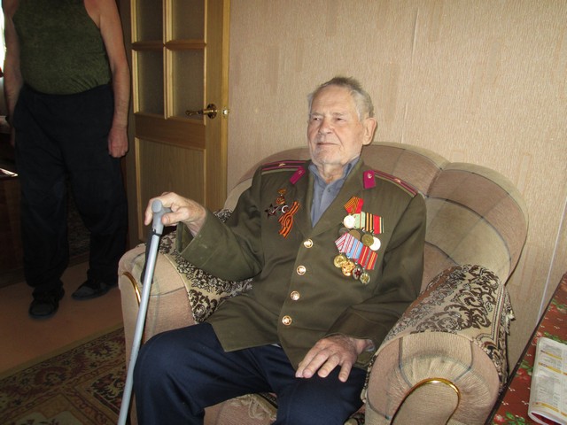 Военным фельдшером прошел он всю войну