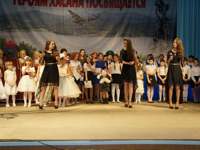 Звучали песни легендарного Хасана