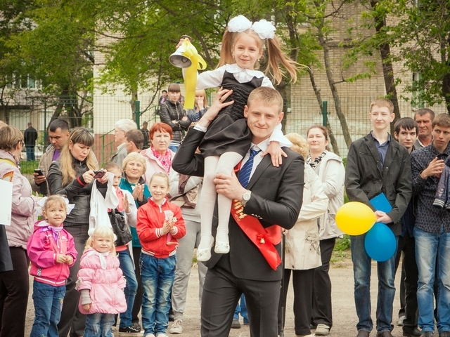 Когда уйдем  со школьного двора...