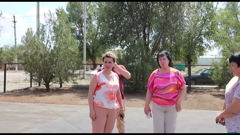 В селе Кевсала благоустраивают пришкольную территорию. Проработать такую возможность поручил губернатор Ставрополья во время рабочей поездки в наш округ.