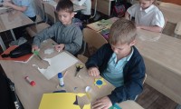 Ипатовские школьники сами смастерили  световозвращатели для портфелей