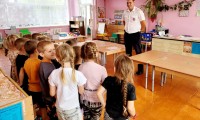 Целью мероприятия является формирование у детей навыков безопасного поведения в транспортной среде