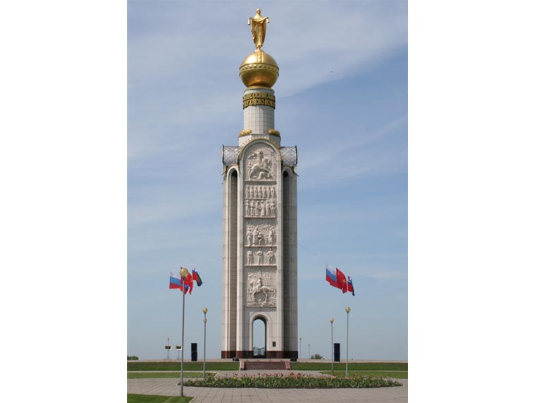 У КРОМКИ ПРОХОРОВСКОГО ПОЛЯ