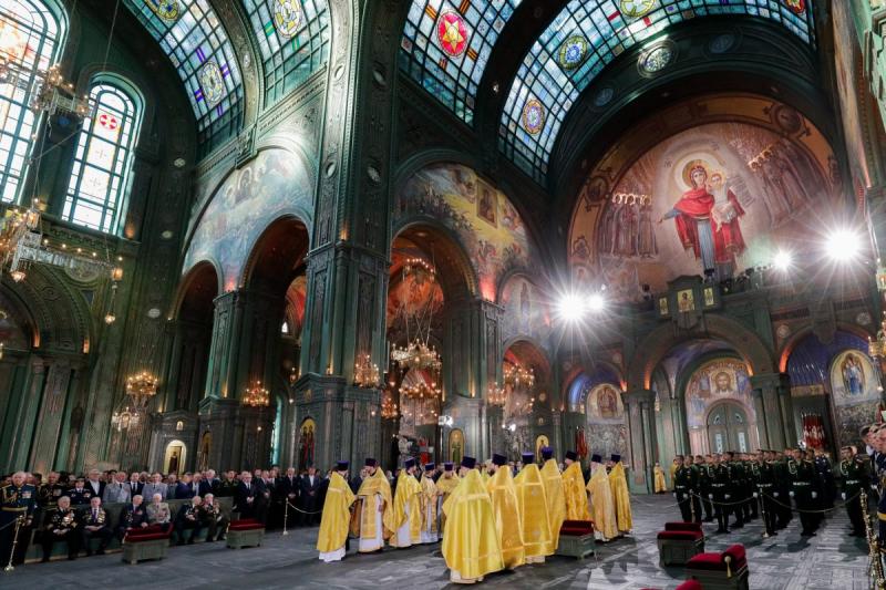 Связь времен и устремленность в будущее
