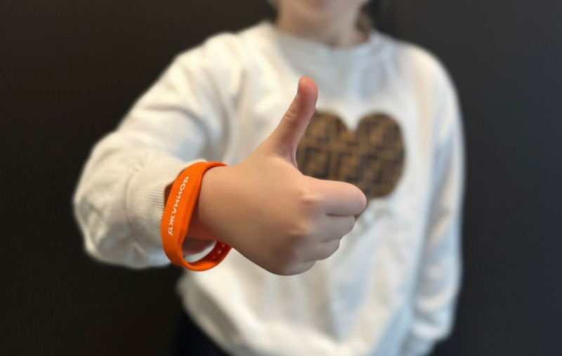 Браслеты для первоклассников — это удобно