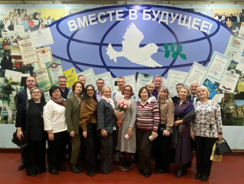 Выпускники вернулись в школу