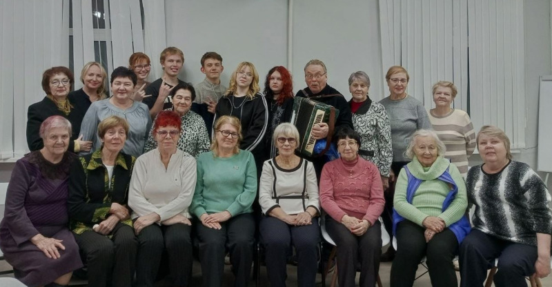 Встреча поколений под звуки старых песен